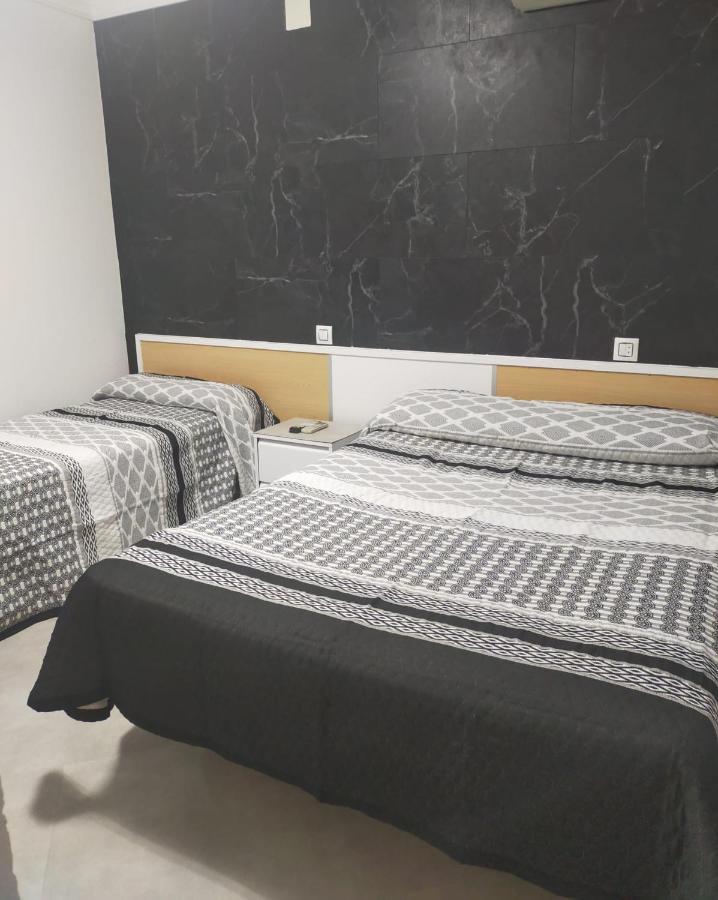 Hostal La Campana La Línea de la Concepción Εξωτερικό φωτογραφία