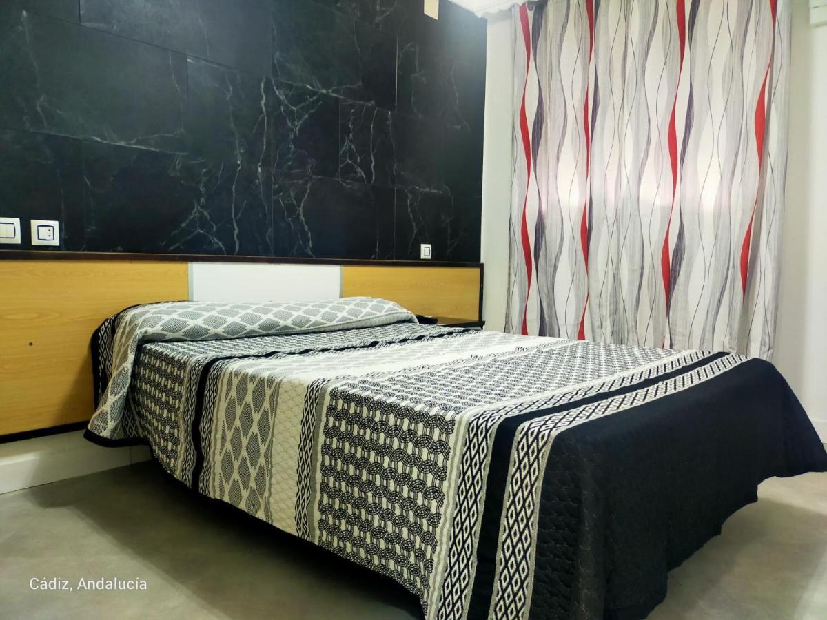 Hostal La Campana La Línea de la Concepción Εξωτερικό φωτογραφία