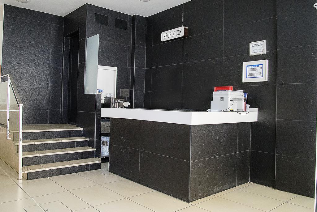 Hostal La Campana La Línea de la Concepción Εξωτερικό φωτογραφία