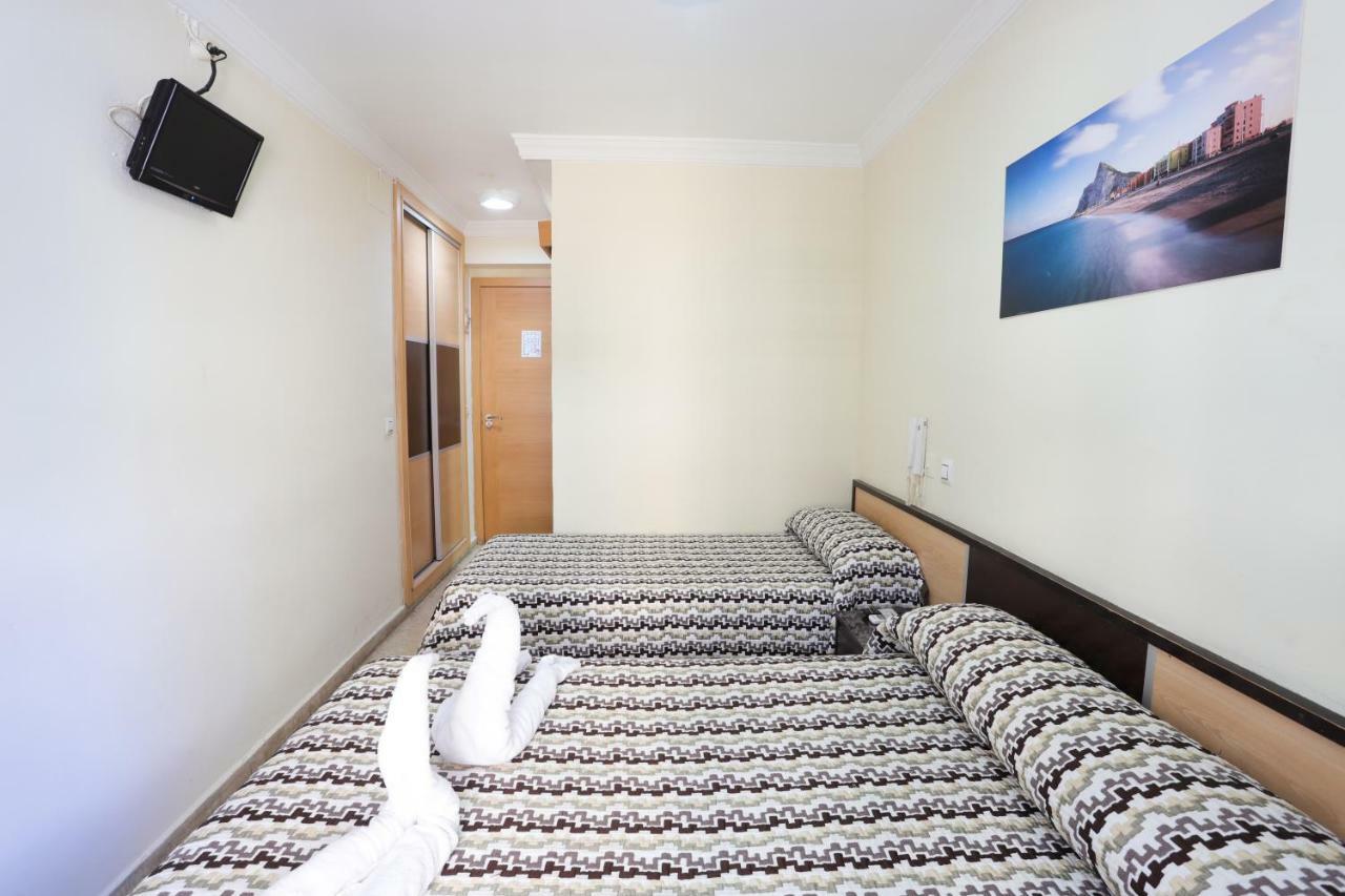 Hostal La Campana La Línea de la Concepción Εξωτερικό φωτογραφία