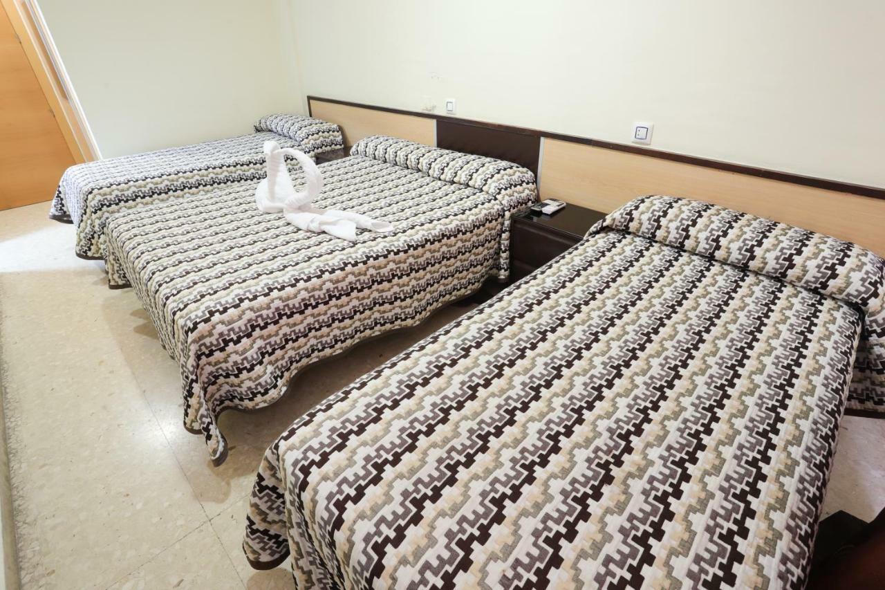 Hostal La Campana La Línea de la Concepción Εξωτερικό φωτογραφία